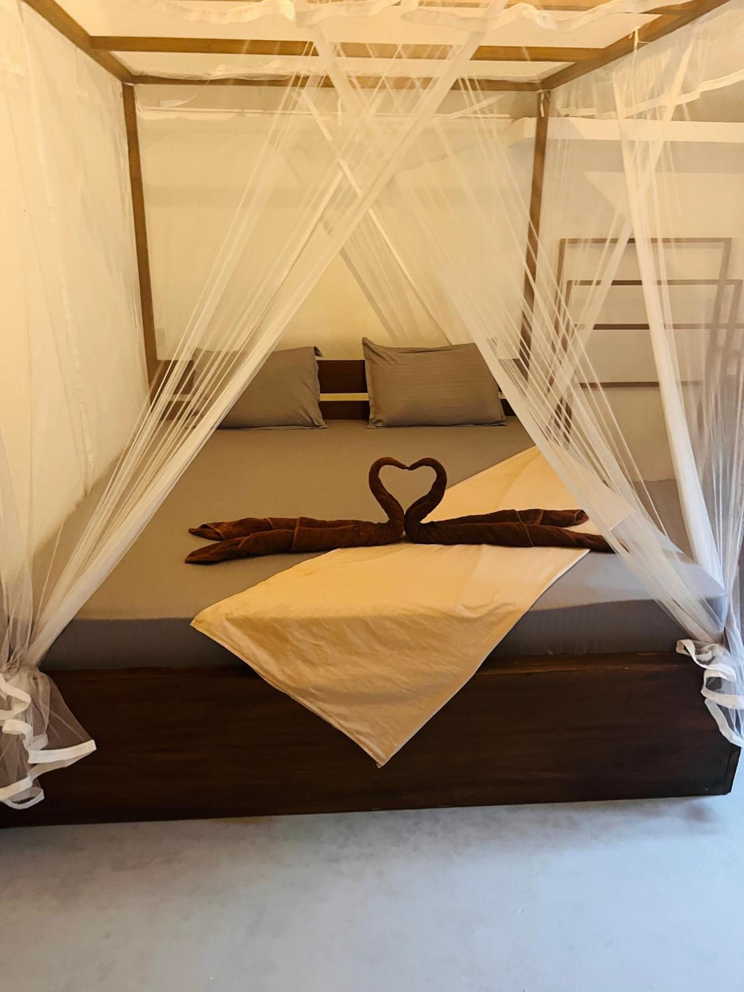 Avalon Apartment Weligama Bagian luar foto